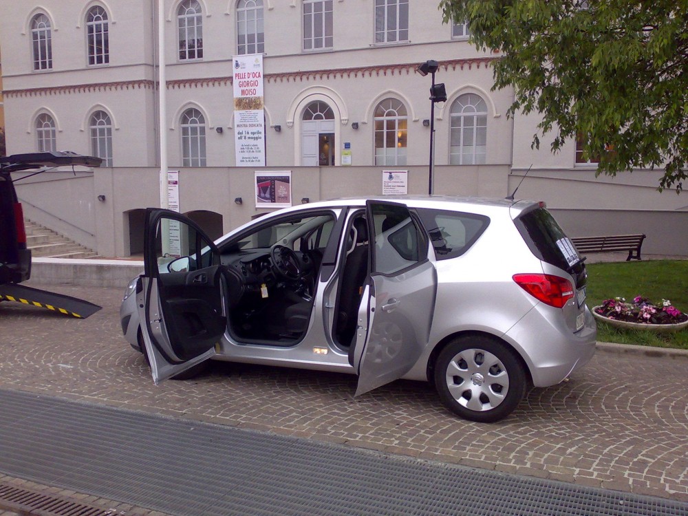 NOLEGGIO AUTO PER GUIDA DIVERSAMENTE ABILI - BLUERENTAL AUTONOLEGGIO