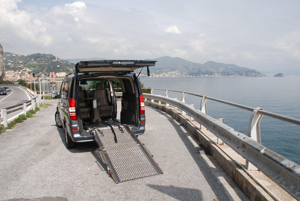 MERCEDES NOLEGGIO DISABILI - BLUERENTAL AUTONOLEGGIO