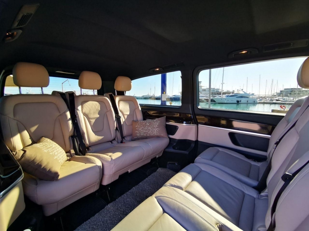 Sanremo servizio transfer e servizio dispo con autista - BLUERENTAL AUTONOLEGGIO